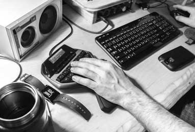 2008年北京奥运会国足对新西兰：拼搏与荣誉的绿茵较量